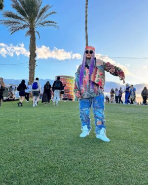 Snow Tha Product Instagram - day 2 in the desert… 🏜️ very present.. very happy. life is good. 😊🤠🥰