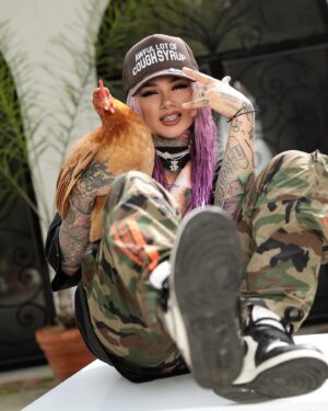 Snow Tha Product Instagram - de mi ranchito to the world… 🙏🏽 ay vamos poquito a poquito. 🙂🤠