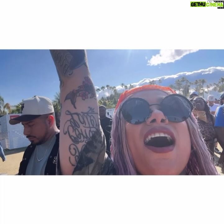 Snow Tha Product Instagram - day 2 in the desert… 🏜️ very present.. very happy. life is good. 😊🤠🥰