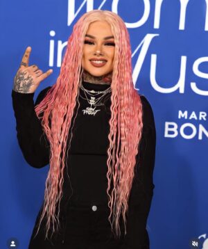 Snow Tha Product Instagram - Had a blast supporting and celebrating all the women i look upto at the @billboard women in music event! It was so dope to be there n see so many wonderful women from behind the scenes and on huge stages all there for the same reason… to fall even more in love with karol g. 😩🫠 (she hugged me btw and i melted) but nah jk fr it was wonderful to celebrate all the awesome women and see so many familiar faces i didnt even get pics cuz i was so nervous and excited… but inside when the wine hit…. Yall know who i am.. 🤠(last slide) thank u @tunecore for having me and being my allies in this huge industry.