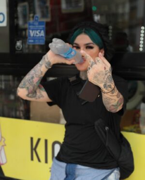 Snow Tha Product Instagram - ME LA ESTOY PASANDO SUPER EN ARGENTINA!!!!!🇦🇷🥰🥰🥰🥰 PERO EL LOOK ES EL LOOK… 🤣🤣 ! nieve briefs out now 👅❄️👅❄️👅❄️