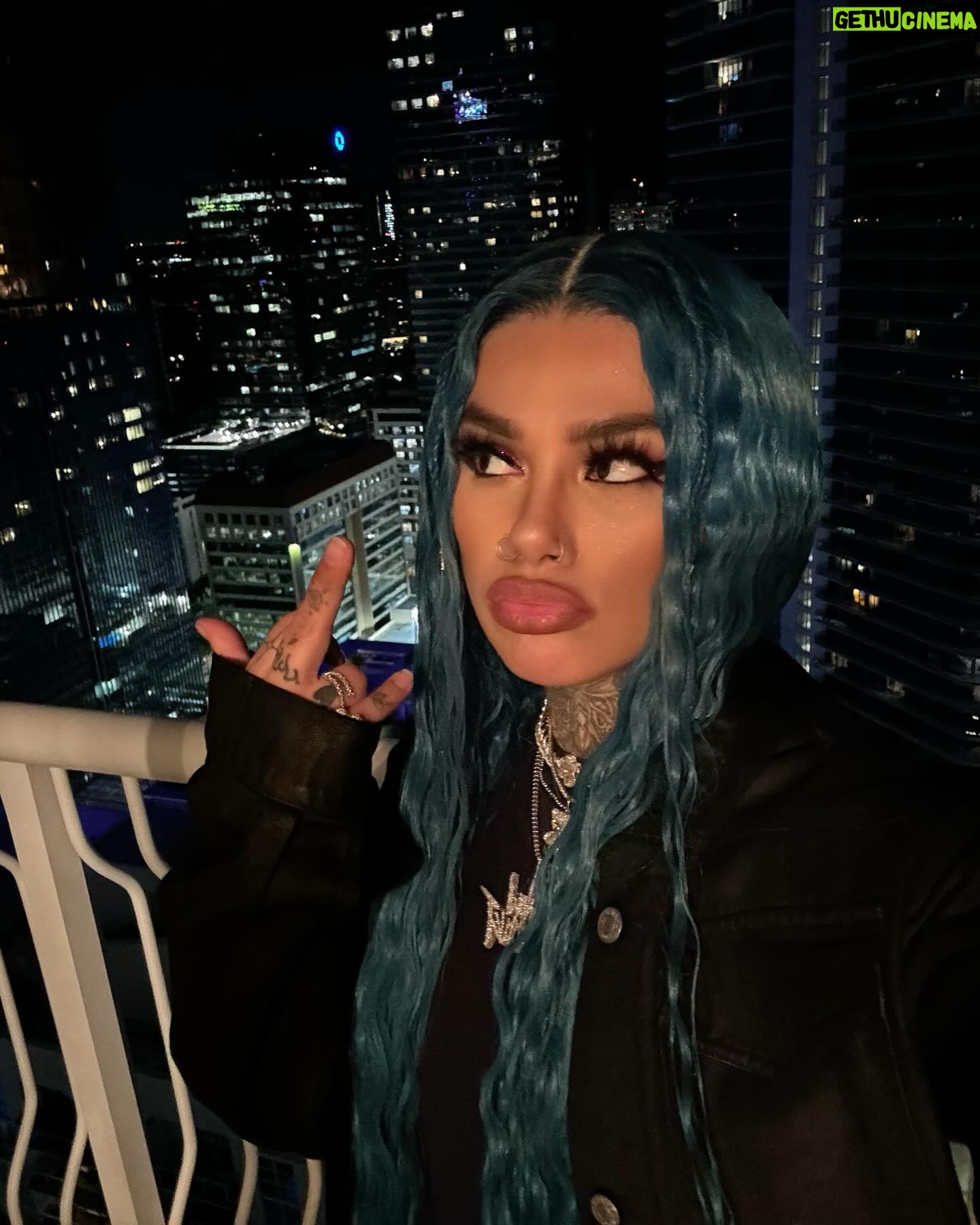 Snow Tha Product Instagram - YESTERDAY WAS A VIBE! IM SUPER INSPIRED!!! π€« N I ALSO JUST GOT SOME AMAZING NEWS!!! π thank u to my team! STAY TUNED π€ π²π½ . . . mngmnt:@yvettemedina_ hair: @jaelynnfabian styling: @ncstyles