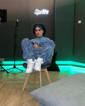 Snow Tha Product Instagram - ME LA ESTOY PASANDO SUPER EN ARGENTINA!!!!!🇦🇷🥰🥰🥰🥰 PERO EL LOOK ES EL LOOK… 🤣🤣 ! nieve briefs out now 👅❄️👅❄️👅❄️