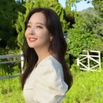So Yoo-jin Instagram – 용희가 엄마옆에서 비눗방울 열심히 불어줌 ㅎㅎ 
결국 비눗방울과 투샷성공 ㅎㅎ
용희가 오케이 해준 사진으로 
몇년만에 인스타프로필사진도 바꾸고 ^^

#비눗방울머리핀 🪩
#햇살좋은날 🌞
#인스타프로필 🧚‍♀️
#기분전환 🌿
#소유진 😝