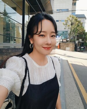 So Yoo-jin Instagram - 요즘 🌱😊✨️🌞