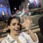 Sofía Morandi Instagram - “Porno y helado” ganó cuatro premios cóndor esta noche y no puedo estar más orgullosa. Actor revelación @nachitosaralegui con su espectacular Ramón. Mejor actor comedia nuestro dire @martinpiro te quiero! Mejor serie de comedia Y yo el cóndor a mejor actriz de comedia whattt. Este proyecto me cambió la vida y no hubiese sido lo mismo sin el equipazo que hubo atrás. Terrible lujo y oportunidad aprender de cerca de gente tan grosa. Era mi primera experiencia en cine, y fui una ñoña muy feliz en el set porque siempre nos dieron el lugar. Hablo en plural porque con Nachito éramos dos nenes dando vueltas en disney. Muchas gracias @acca_cinecronistas por este mimo tan lindo. ❤️