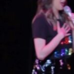 Sofía Niño de Rivera Instagram - Me encontré este vídeo del 2019, estaba de gira en EUA y quería probar material en inglés y después de mi show en español le dije al público que si se quedaba para ahora oír 5 min en inglés y no sólo se quedaron, me apoyaron el triple. Amo a mi público. #Tb #standup
