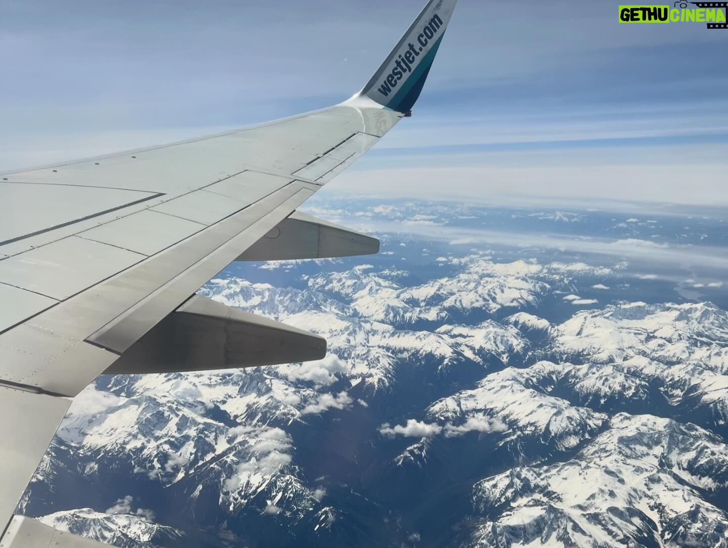 Sofía Niño de Rivera Instagram - Canadá!!! Qué locura estos días!!! Gracias Vancouver, Calgary, Toronto y Montreal!!!! Puro público que ya respira aire limpio. Gracias por sus risas. Siguiente parada San José, Riverside, Chicago y Nueva York!!! Boletos en mi BIO