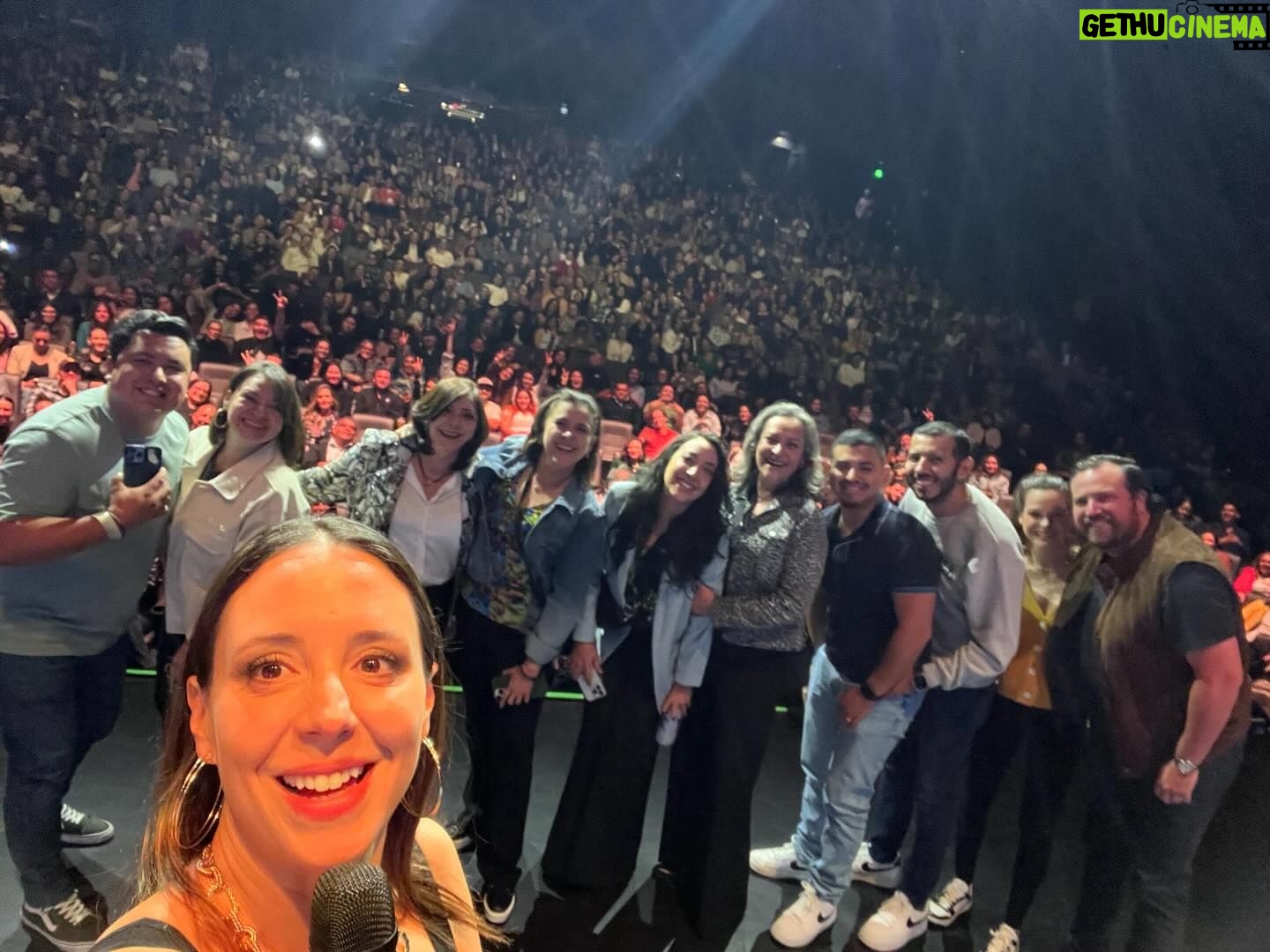Sofía Niño de Rivera Instagram - SAN DIEGO!!! Gracias por regalarme una noche increíble!! Gracias a todos los que llenaron El Cajón, el purgatorio entre Los Ángeles y San Diego. La Gira sigue!!! Nos vemos la siguiente semana San Francisco y Denver!! BOLETOS EN MI BIO