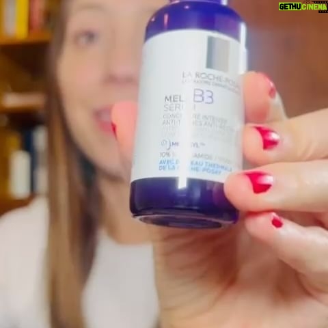Sofía Niño de Rivera Instagram - Sí, gracias @larocheposay por inventar MelaB3 para reducir las manchas peeeeero ayúdenme con el alma. #MELAB3 #publicidad
