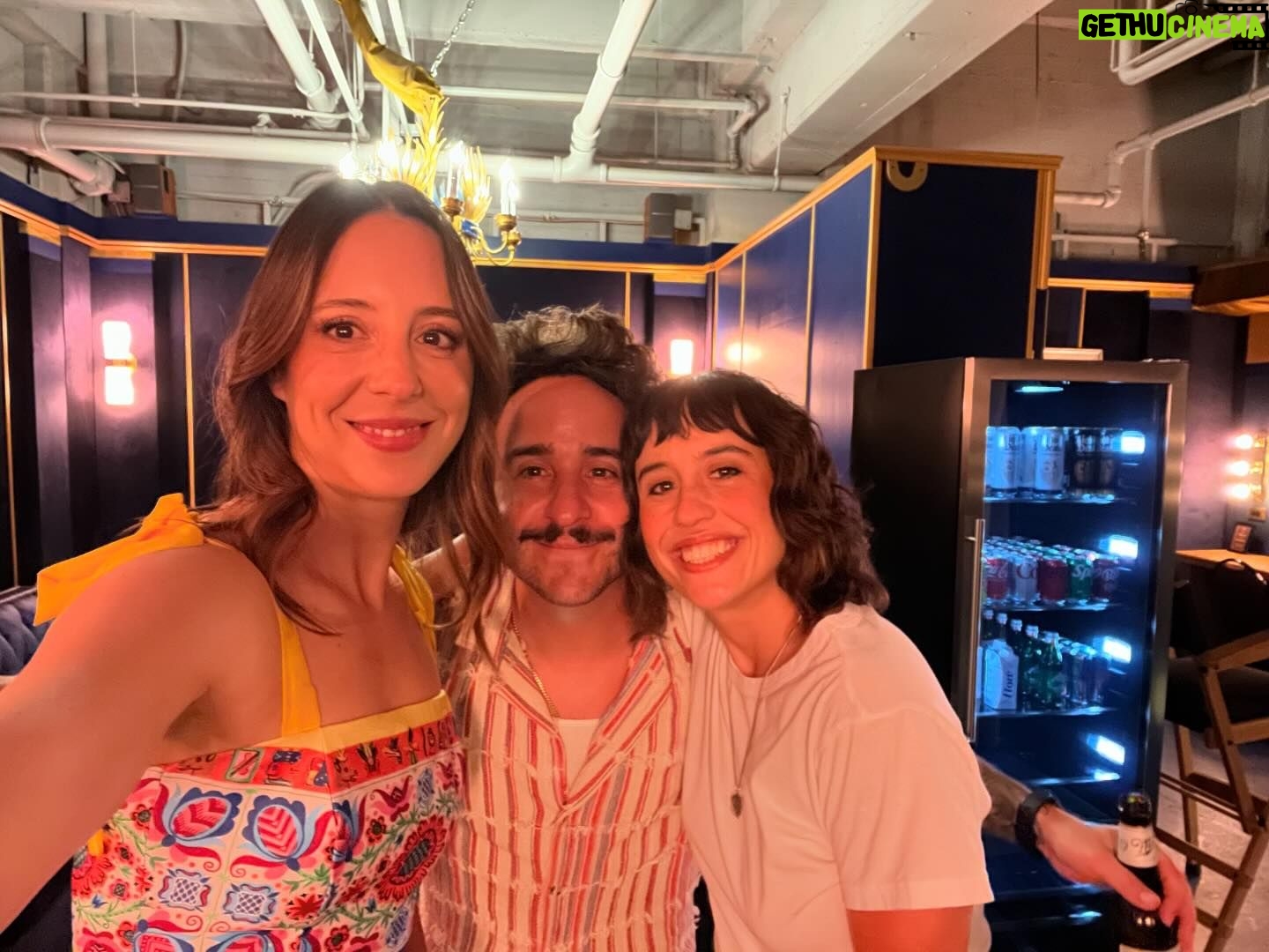 Sofía Niño de Rivera Instagram - Los Ángeles se rifaron!!! Qué increíble público!!!! Gracias por el sold out y gracias por ser tan divertidos. LA GIRA SIGUE!!!! Boletos en mi BIO