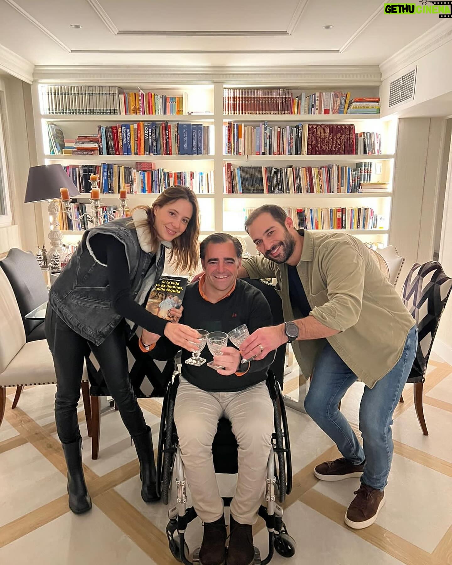 Sofía Niño de Rivera Instagram - MADRID qué gozada! Es la ciudad más increíble del mundo, quiero vivir ahí. Se hizo show, se comió, se bebió, se conoció gente increíble. Ahora entiendo por qué no les gusta dormir, yo tampoco dormiría si viviera acá. Gracias! Volveré. #Madrid