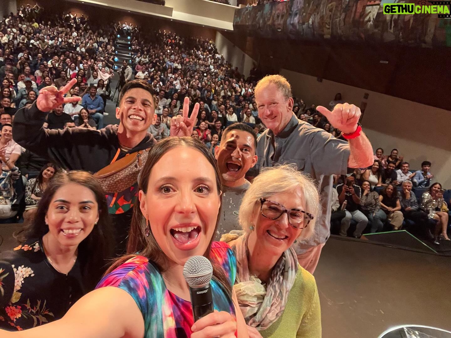 Sofía Niño de Rivera Instagram - Qué shows tan increíbles!!! Gracias Cancún y gracias Mérida! Me voy feliz sin dengue y con mucho agradecimiento. Gracias a los bulleados por subir al escenario. La gira sigue. BOLETOS en mi BIO.