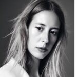 Sofía Niño de Rivera Instagram - Lo hice y no entendí ni madres y no me parezco nada. Esto pasa cuando te subes al tren sin boleto. #ai