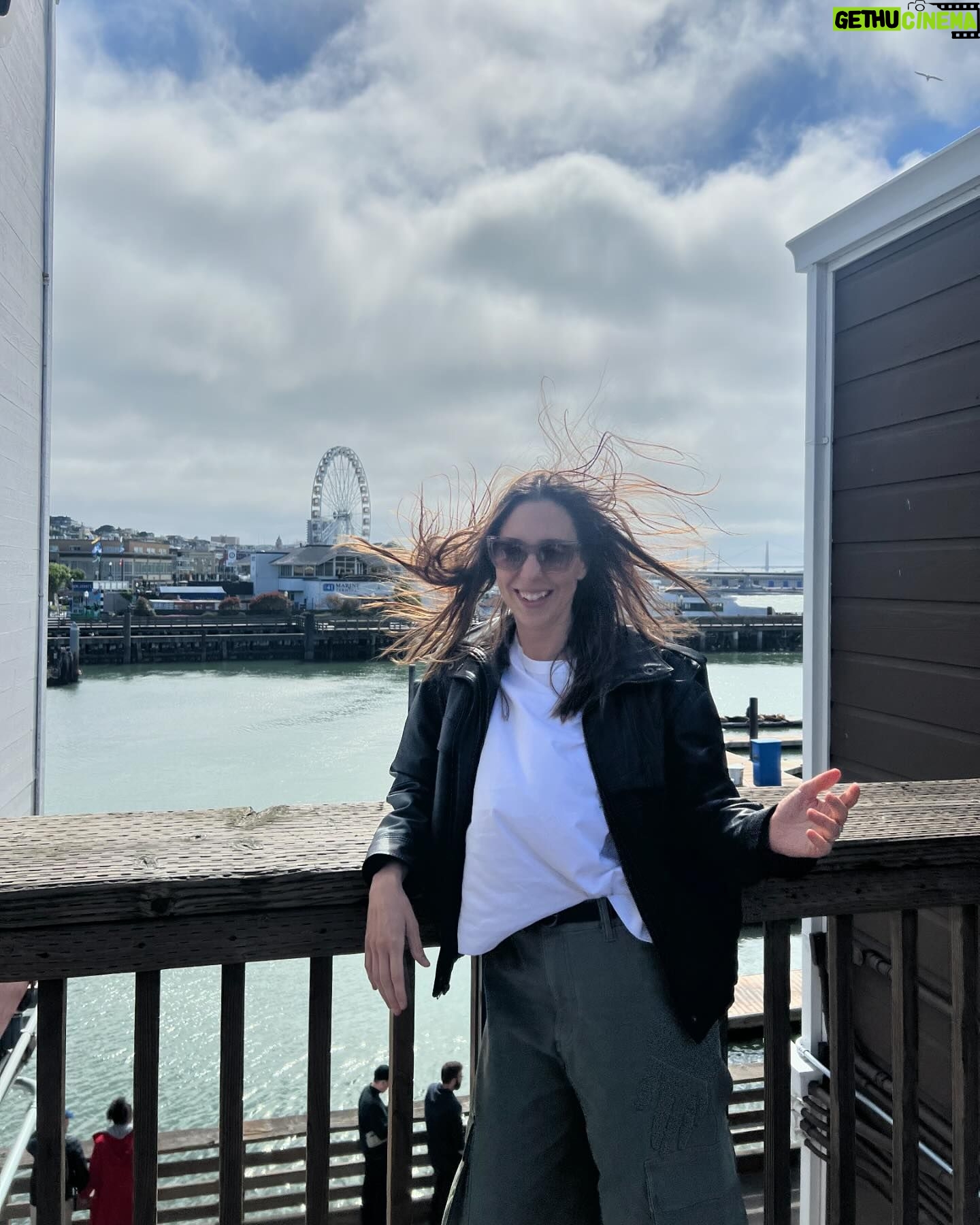 Sofía Niño de Rivera Instagram - California!!! Hicieron que conociera Riverside y que dijera “mira sí está bonito” San José. Gracias por dos shows sold out y por tanto amor. Siguiente parada Chicago y Nueva York!!! Todos los boletos de la gira en mi BIO!!