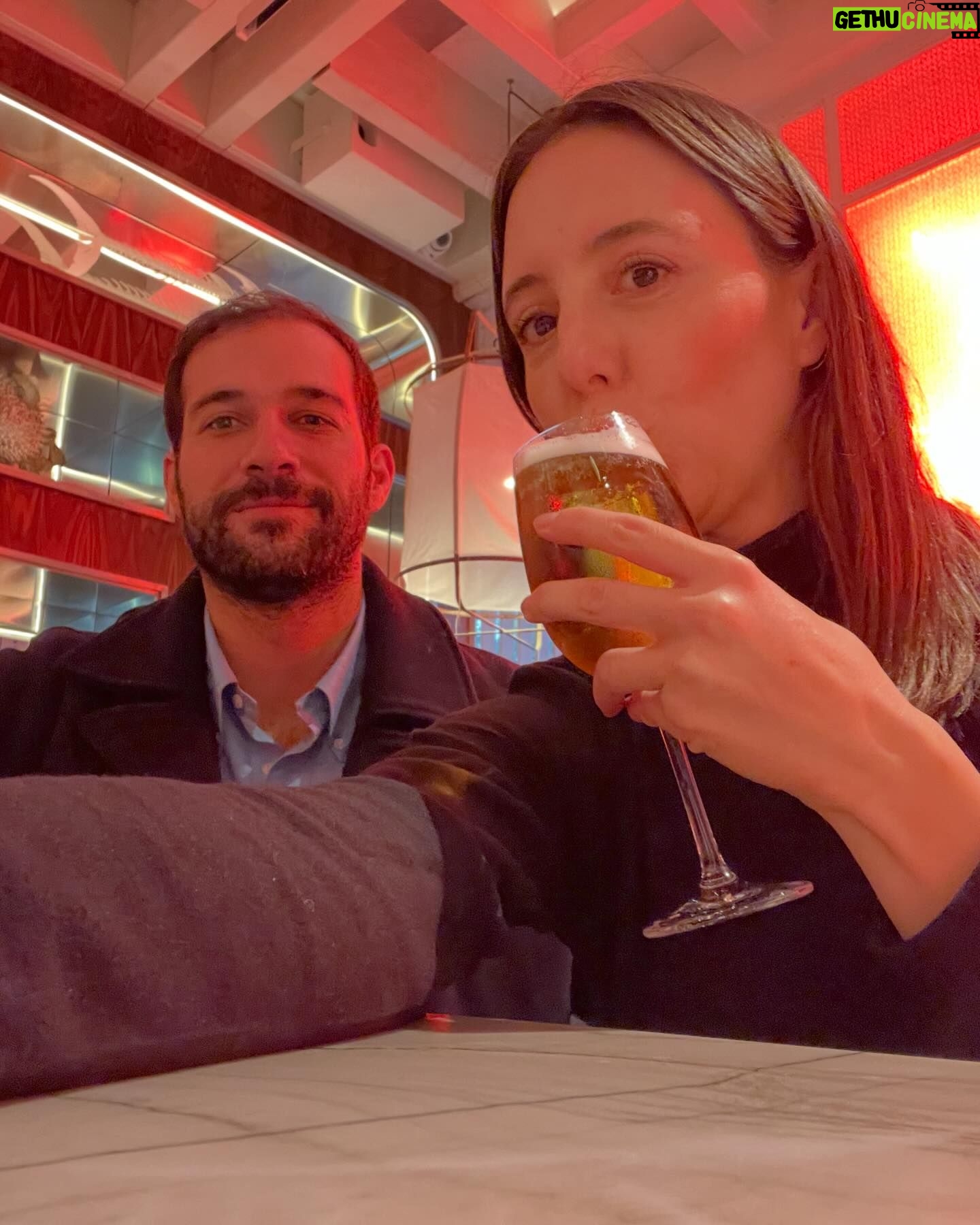 Sofía Niño de Rivera Instagram - MADRID qué gozada! Es la ciudad más increíble del mundo, quiero vivir ahí. Se hizo show, se comió, se bebió, se conoció gente increíble. Ahora entiendo por qué no les gusta dormir, yo tampoco dormiría si viviera acá. Gracias! Volveré. #Madrid