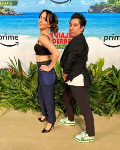Sofía Niño de Rivera Instagram - Mi familia favorita. @ederbez no sale bien en la primera foto pero yo sí entonces ni modo. Y @danielsosafado tampoco en la última pero yo sí así que ni modo. #deviajeconlosderbez #primevideo