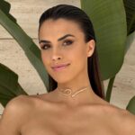 Sofía Suescun Instagram - Publi. Desde que me hice el color, cuido mi cabello con la gama Metal Detox de @lorealpro, que es mi tratamiento preferido para que no se parta mi pelo, además de hidratarlo y dejarlo con muchísimo glow y suavidad 🤩 Para ello sigo estos pasos: 1. Pre champú, el súper lanzamiento ⭐: aplico en cabello mojado (rellena y protege) 2. Champú (limpia en profundidad) 3. Mascarilla (trata e hidrata) 4. Crema leave in (acondiciona y protege) 5. Aceite (da brillo, suavidad y protege) #MetalDetox
