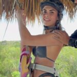 Sofía Suescun Instagram – Hoy ha sido MUY TOP
Tirolina sobre laguna con cocodrilo, victoria una vez más en kayak contra mi hermano, baño en cenote y vuelta en quads sobreviviendo al polvo 😉
Pedazo excursión! @xplora_riviera
