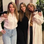Sofía Vergara Instagram – Gracias por venir a cuidarme mis amigas del alma!’❤️❤️❤️ @margieheilbron @marisolgtzdep