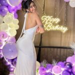 Sofia Ansari Instagram - Some birthday highlights ✨ Thankyou soo much for all birthday wishes’ aap saab ki itni sari blessings aur duaon ke bina main yeha tak nahi aa pati. Dua karungi hamesa apke sath rahu. Mere har haseen pal ko aur haseen banane ke liye aap saab ka sukriya ! 🎂 30 April #beyourself #beyou #stayhealthy #staystrong Birthday Decoration @maddy_events_planner Cake @thechocolateroomin @chef_yunus0517