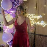 Sofia Ansari Instagram - Some birthday highlights ✨ Thankyou soo much for all birthday wishes’ aap saab ki itni sari blessings aur duaon ke bina main yeha tak nahi aa pati. Dua karungi hamesa apke sath rahu. Mere har haseen pal ko aur haseen banane ke liye aap saab ka sukriya ! 🎂 30 April #beyourself #beyou #stayhealthy #staystrong Birthday Decoration @maddy_events_planner Cake @thechocolateroomin @chef_yunus0517