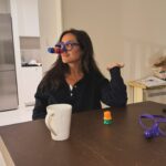 Sofia Ribeiro Instagram – Tia, mãe e pai de duas sobrinhas.
O post de hoje vai para mim!
Acho que mereço.

Um brinde a todas as Mães. 
Um abraço com carinho e profunda admiração. 
Biológicas, de criação, 
por vocação, Mães de coração.
❤️