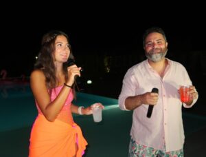 Sofia Scalia Instagram - Vi ho mai detto che amo le feste?! Specialmente quelle in piscina 🦩✨ buon ferragosto a tutti 🩷🧡