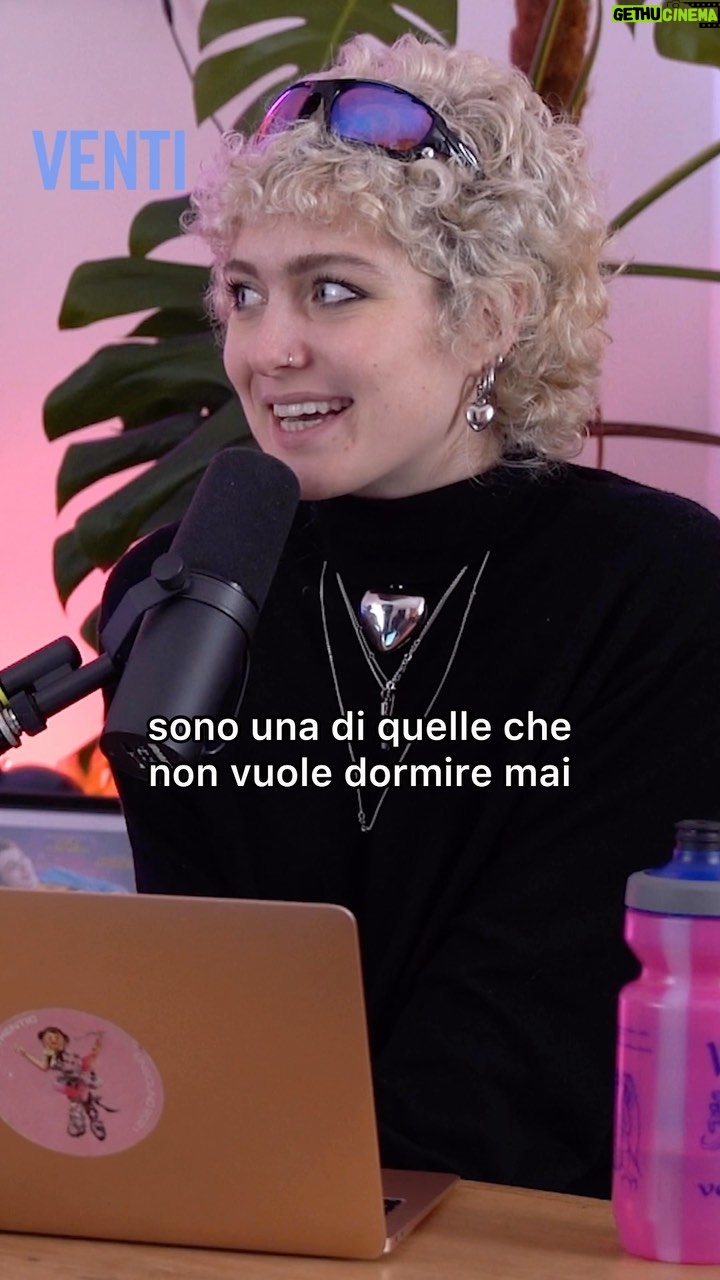 Sofia Viscardi Instagram - Letargo per gli esseri umani 🦥 gasa o non gasa? da Lavori in corso: Quando ca**o dura gennaio? Su Canale di Venti