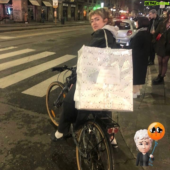 Sofia Viscardi Instagram - 2022 cose molto ok: camminato o raggiunto in bici posti stupe con mie persone preferite (foto da 1 a 9) 2023 cose non molto ok: ancora unico mezzo che so guidare (foto 10)