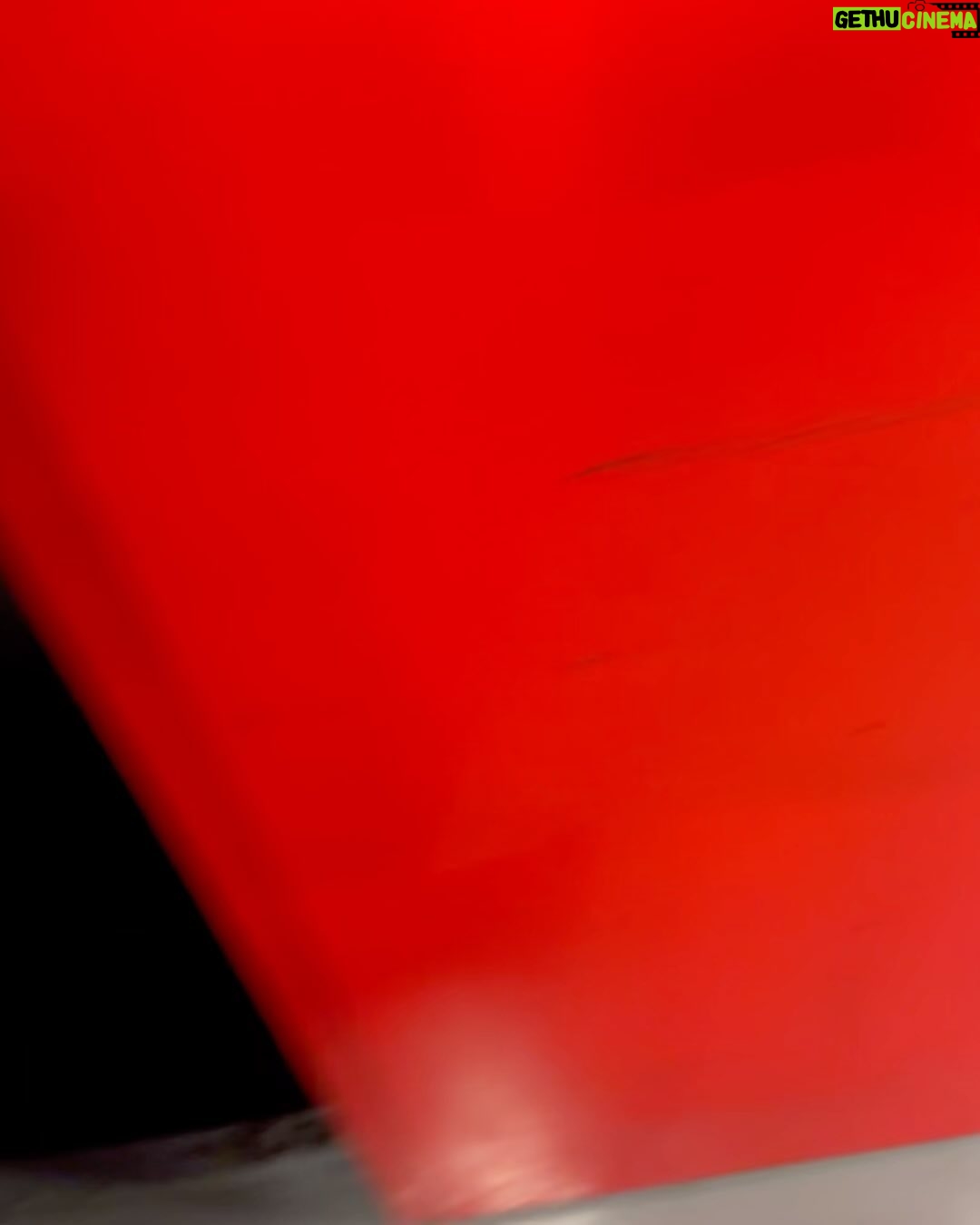 Sofie Linde Instagram - Så er det heute, at der er præmiere på ‘LOL - Den Der Ler Sidst’ på @primevideodk 🤌🏼 Det har simpelthen været så sjovt at lave. En wunderbar samling af opturs-mennesker. Både foran og bag kameraet. Jeg håber at I vil tage godt imod det ❣️• Reklame #primevideodk #loldk
