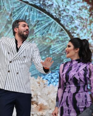 Soheir Salah Instagram - هو حبيبي عند الحُب ، وصديقي عند 
الُمزاح ، ونجمِي وقت العتمة ، وحيد قلبّي 
وكل البشر في وحدتي ، هو حُب عمري 
وسبَب ابتسامتي وكل شيء يخصني 💜
@haider_abd_thamer