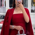 Soheir Salah Instagram - اتمنالكم سنة حلوة مثل روحكم اني بالنسبة الي سنة ٢٠٢٣ من احلى السنوات الي مرت علية رغم المعوقات الي نمر بيها كلنا بس الاشياء الحلوة والسعادة جانت اكثر ختمتها بصور بسيطة من تصوير الانسان الاحبه اتمنى تكون سنة ٢٠٢٤ بعد احلى علية كولوا آمين واندعولي بالاشياء الحلوة احبكم🤍