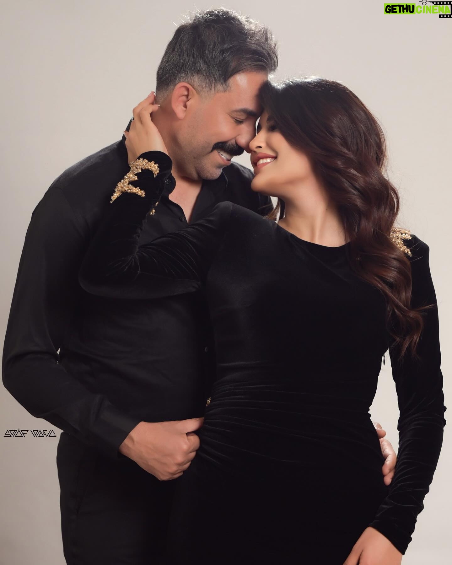Soheir Salah Instagram - Happy anniversary to us🤍 06/02🤍 ذكرى زواجنا مرت احلى سنه من الحب . تصوير صديقنا المبدع @saif.teemo ميك اب & شعر @masa_beauty_center الفستان @danida_dantella