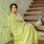 Soheir Salah Instagram – رمضان كريم عليكم 🌙🤍
تصوير @saif.teemo 
الدراعة والاكسسوارات @danida_dantella 
مكياج وشعر @masa_beauty_center 
شكراً ادارة مطعم @eve.iraqi