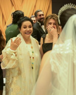Soheir Salah Instagram - خلصت حيرة عند سهير 
بس مو عارفة ابلش من اول ايامها لو اخر يوم
حبلش بماما انعام الحضن الدافي @alrobayeeanaam.official شكراً ع كل يوم ولحظة احتويتينا بيها وسمعتينا جنتي ام النا بمعنى الكلمة ماما انعام متاكل اذا مو كلنا داير مدايرها
لو بابا اياد @ayad_altaie1 جنت ابوية وصديقي واستاذي احبك هواية
خالة بتول @batool_kazm_official ام كلب الطيب حشتاق لسوالف هواية
بكوري اخوية وصديقي المقرب @bakr_khald جنت بير اسراري ههههه اني بصعوبة اثق بس الغربة خلتك تكون الي اخ واثق بيك 
برو الكائن اللطيف @baraa_alzubidi حشتاق الاعشابج وجايج الطيب والقشب
غيددددة ام بسكت @ghdeado صديقتي حشتاق البسكت اكثر منج ومن سوالفج ومشاغبتج
هنوودة صديقي @muhand.sattar جنت مو بس رفيق هند رفيق سهير هم
روكي @rokian_alwadi حشتاق السهراتنا وكعدتنا وطبخنا ههههه 
الكساندر @alexanderuloom محتخلص من نكاتي حتى لو خلصت حيرة طبعاً الكساندر تعلم ع النكات وصار يومية يجيبلي نكتة ونخترع نكات سوى
خالة سلوى @actress.salwa ام كلب الطيب والسوالف الحلوة
كااادي اخر العنقود رغم ايام قصيرة جانت وياج بس نعيدها بعد بتجارب ثانية @kadee_alkaysi 
ايو الجميلة  @aya_the_saboni 
ريوم ام الوكفات الحلوة @reema.alobaidy 
اما حيدري حبيبي وصديقي رافقني غربتي وشغلي وايامي الحلوة والمحلوة وتحمل عصبيتي هواااية احبك كد كل يوم عشنا سوة @haider_abd_thamer