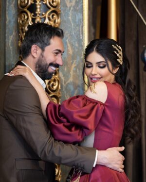 Soheir Salah Instagram - تصوير @mahmoodaljazea 
الفستان تصميم @96_roda 
شعر @alkoafer_hassan 
@yasintufekchi 
ميك اب @iremkilicli 
تزين @reema.alobaidy