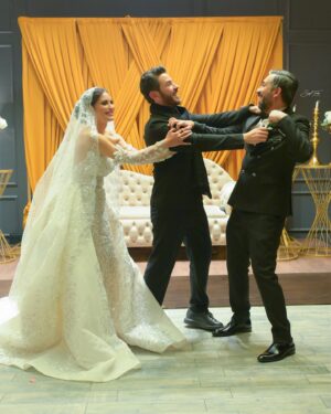 Soheir Salah Instagram - خلصت حيرة عند سهير 
بس مو عارفة ابلش من اول ايامها لو اخر يوم
حبلش بماما انعام الحضن الدافي @alrobayeeanaam.official شكراً ع كل يوم ولحظة احتويتينا بيها وسمعتينا جنتي ام النا بمعنى الكلمة ماما انعام متاكل اذا مو كلنا داير مدايرها
لو بابا اياد @ayad_altaie1 جنت ابوية وصديقي واستاذي احبك هواية
خالة بتول @batool_kazm_official ام كلب الطيب حشتاق لسوالف هواية
بكوري اخوية وصديقي المقرب @bakr_khald جنت بير اسراري ههههه اني بصعوبة اثق بس الغربة خلتك تكون الي اخ واثق بيك 
برو الكائن اللطيف @baraa_alzubidi حشتاق الاعشابج وجايج الطيب والقشب
غيددددة ام بسكت @ghdeado صديقتي حشتاق البسكت اكثر منج ومن سوالفج ومشاغبتج
هنوودة صديقي @muhand.sattar جنت مو بس رفيق هند رفيق سهير هم
روكي @rokian_alwadi حشتاق السهراتنا وكعدتنا وطبخنا ههههه 
الكساندر @alexanderuloom محتخلص من نكاتي حتى لو خلصت حيرة طبعاً الكساندر تعلم ع النكات وصار يومية يجيبلي نكتة ونخترع نكات سوى
خالة سلوى @actress.salwa ام كلب الطيب والسوالف الحلوة
كااادي اخر العنقود رغم ايام قصيرة جانت وياج بس نعيدها بعد بتجارب ثانية @kadee_alkaysi 
ايو الجميلة  @aya_the_saboni 
ريوم ام الوكفات الحلوة @reema.alobaidy 
اما حيدري حبيبي وصديقي رافقني غربتي وشغلي وايامي الحلوة والمحلوة وتحمل عصبيتي هواااية احبك كد كل يوم عشنا سوة @haider_abd_thamer