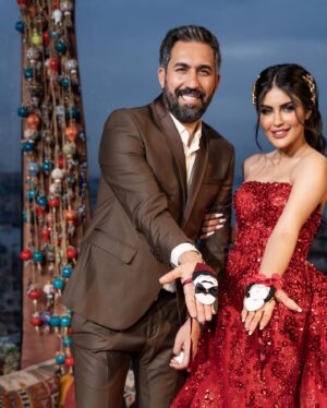 Soheir Salah Instagram - ❤️🤎
تصوير @mahmoodaljazea 
الفستان من @center_saifalamery 
تزين @reema.alobaidy 
ميك اب @iremkilicli 
شعر @alkoafer_hassan 
‏@yasintufekchi