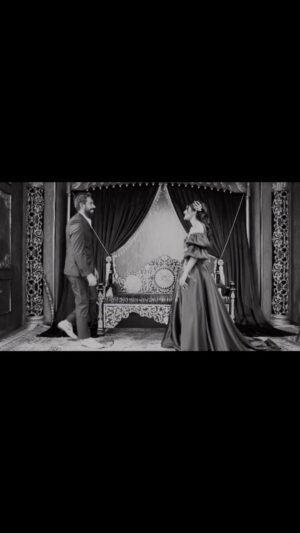 Soheir Salah Instagram - الليلة حنته وبعد اسبوع يزفونه 😂💃🏻💃🏻
@hayder_abd_thamer 
الفستان الاحمر الكلاسك من المصمم المبدددع @center_saifalamery 
الفستان التركي الماروني من المصممة الشاطرة @96_roda 
ميك اب @iremkilicli 
شعر 😍 @alkoafer_hassan 
@yasintufekchi 
المصور الشاطر والمبدع ودائماً النتيجة تجنن @mahmoodaljazea 
حبيبي التعبتة هوووواية وياية احبج هواية @reema.alobaidy 
اشكر جميع الي شاركونه الفرحه