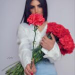 Soheir Salah Instagram – حلو رقم 27 مو 😂😂
كبرت سنة وكل سنة احبها اكثر من القبلها لان الناس الاحبها يمي بكل عيد ميلاد وكل سنة احقق شي احبه واريده بس 
هذه السنة شنو تتمنونلي؟❤️
.
هذه الصور جانوا اول هدية الي من @saif.teemo