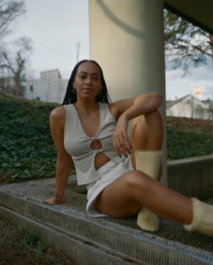Solange Instagram - 🖤🫂🤍 🎵just to feel like thiss, it took a loonng time 🎵