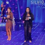 Solange Gomes Instagram - É sempre um momento incrível participar de programas do @sbt Domingo foi o dia de @pgmsilviosantos com a @patriciaabravanel #sbt #programasilviosantos