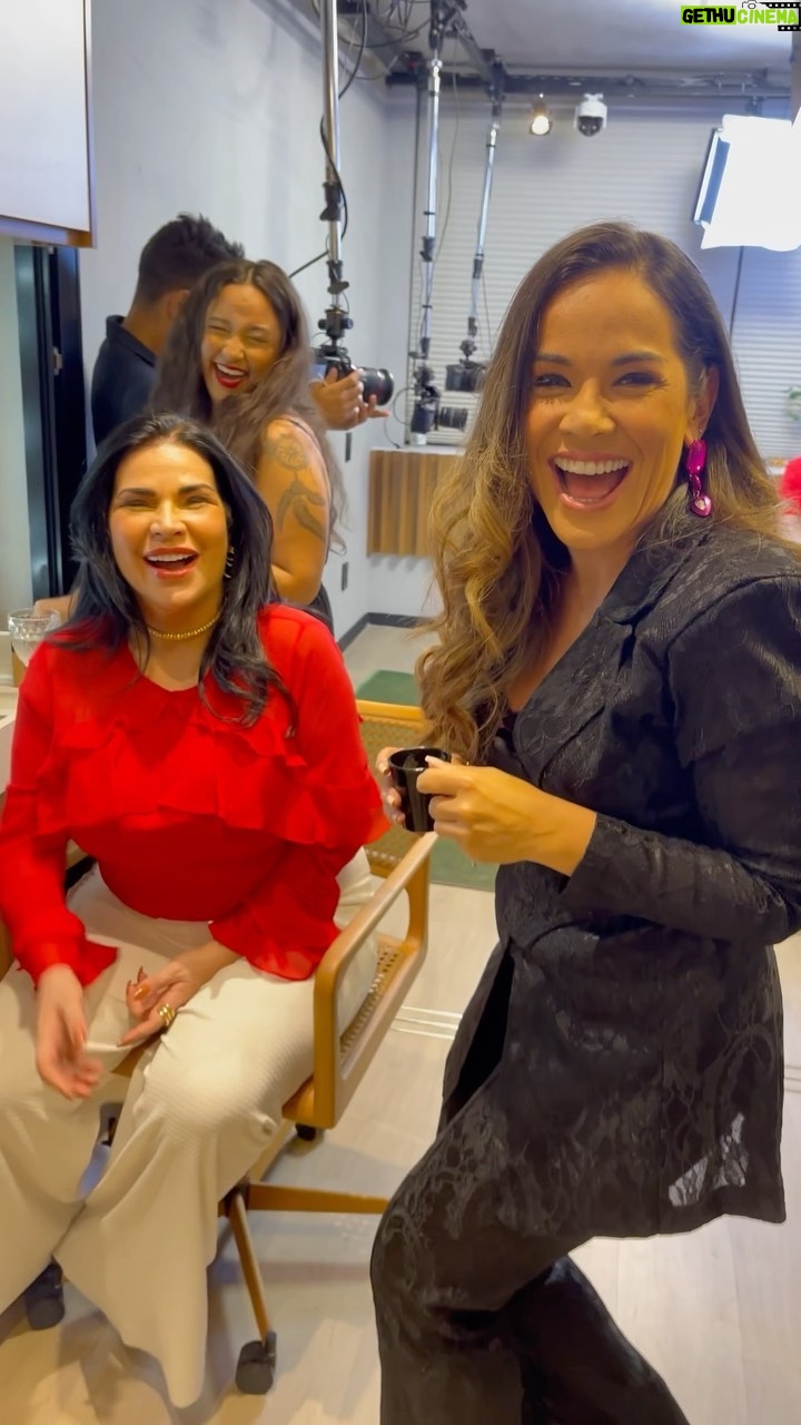 Solange Gomes - 1.9K Likes - Um pouquinho do que rolou na última gravação para deixar vocês com gostinho de quero mais. 🤭😄
Que divertido foi estar com você maravilhosa, @gomessolange! ❤️❤️💋
E aí, você está ansioso para amanhã? Comenta aqui. 👇🏻💋
#tabenitopodcast #tabenito #podcast #videocast