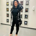 Solange Gomes Instagram - Gostaram do lookinho do dia para o trabalhar?