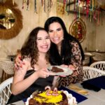 Solange Gomes Instagram - Todas as mulheres, mães que conseguiram chegar até aqui sozinhas, nós chegaremos a qualquer lugar. Feliz Aniversário @stephaniegomees #24anos