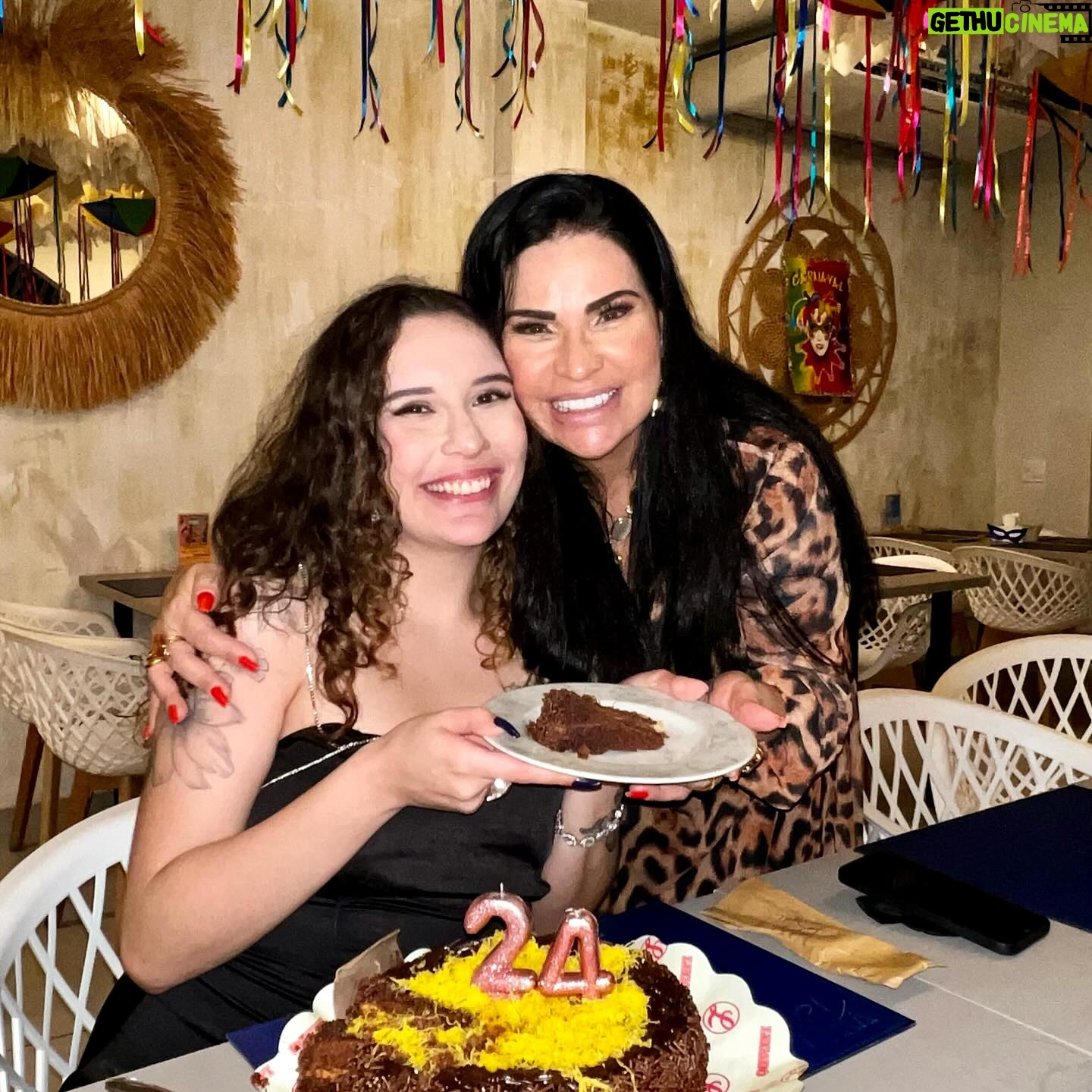 Solange Gomes Instagram - Todas as mulheres, mães que conseguiram chegar até aqui sozinhas, nós chegaremos a qualquer lugar. Feliz Aniversário @stephaniegomees #24anos