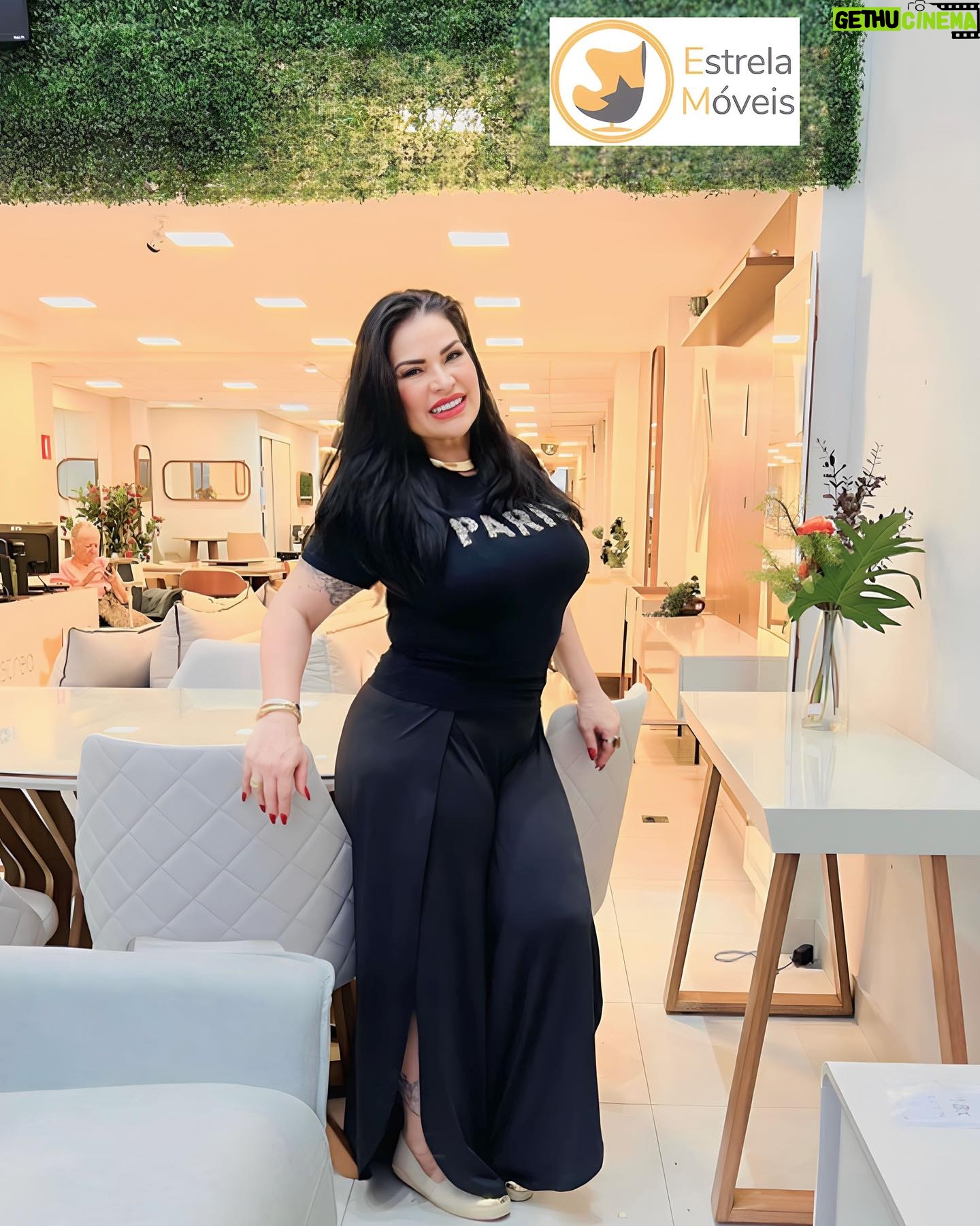 Solange Gomes Instagram - Hoje fiz aquela visitinha na loja @estrelamoveis.com.br e está repleta de novidades para deixar a sua casa ainda mais aconchegante. #arquitetura #interiordesign
