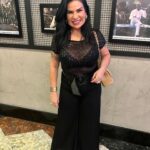 Solange Gomes Instagram – Noite de teatro 🎭 Quem mais gosta, assim como eu? #lookdodia #teatro