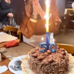 Solange Gomes Instagram – Ontem comemorei meu aniversário . Optei por uma celebração discreta. Já havia decidido desde o início do ano que mesmo completando 50 aninhos, não faria uma grande festa como nos anos anteriores. Hoje, priorizo a saúde, felicidade e paz interior. Obrigada 🙏 ao meu Deus por ter me permitido realizar tantos sonhos neste meio século de vida.